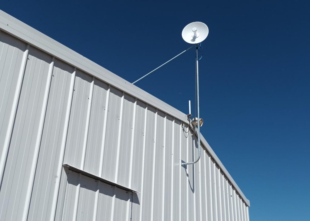 Dlink antenna on top of shed